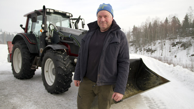Etter snart 4000 timer i traktorsetet konkluderer entreprenør og skogbruker Knut Ole Engen med at Akershus Traktor Mjøndalen byr på enestående service. 
