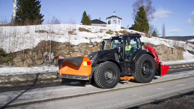 For Ole Andre Jeppedal i entreprenørselskapet Vognmann Jeppedal i Hurdal er service, ettermarked og annenhåndsverdi de viktigste faktorene når han velger traktor. 