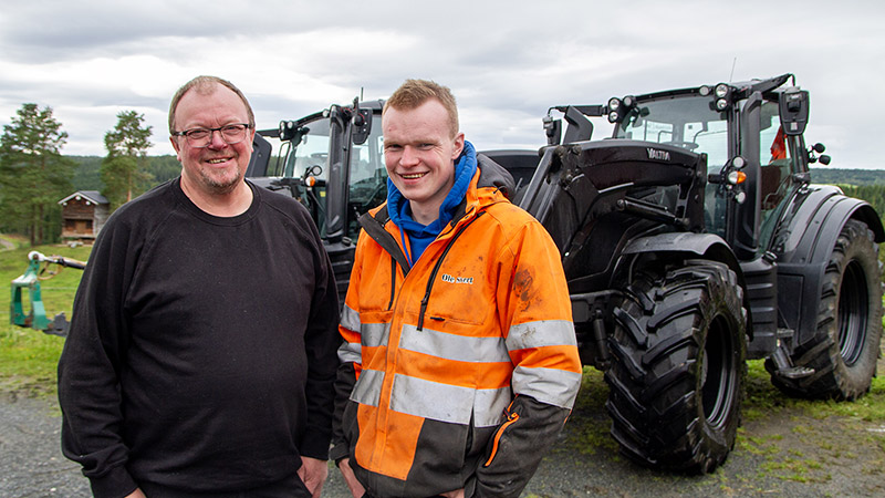 I 2021 etablerte Oddbjørn Holshaug og sønnen Ole Sivert selskapet Holshauin & Sønn AS. I tillegg til familiegården tilbyr de tjenester som landbruksentreprenører. 