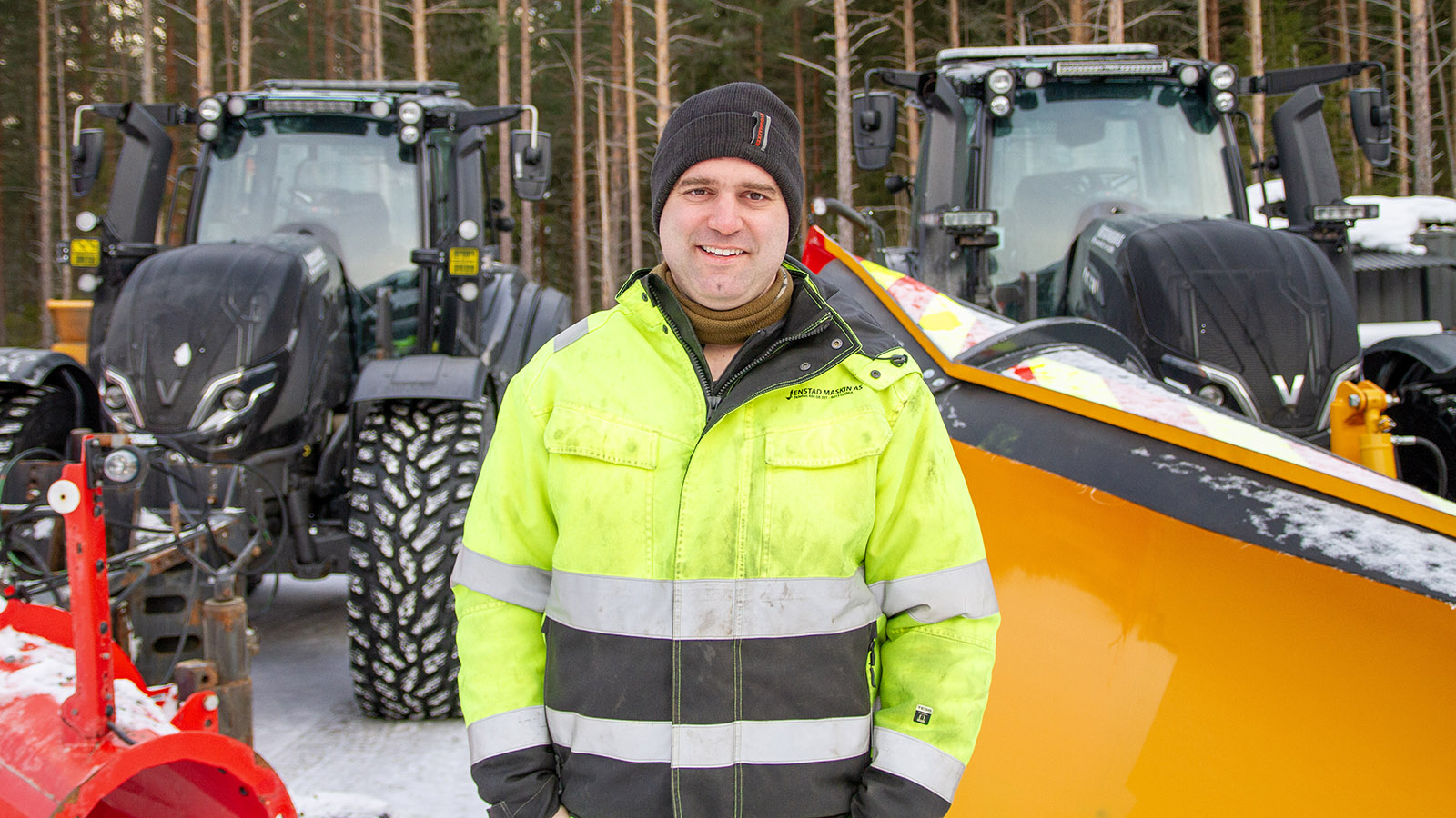 Eivind Jenstad begynte egen entreprenørvirksomhet etter at han tok over familiegården. I dag har han 12 ansatte og leverer entreprenørtjenester i Sunndal og omegn