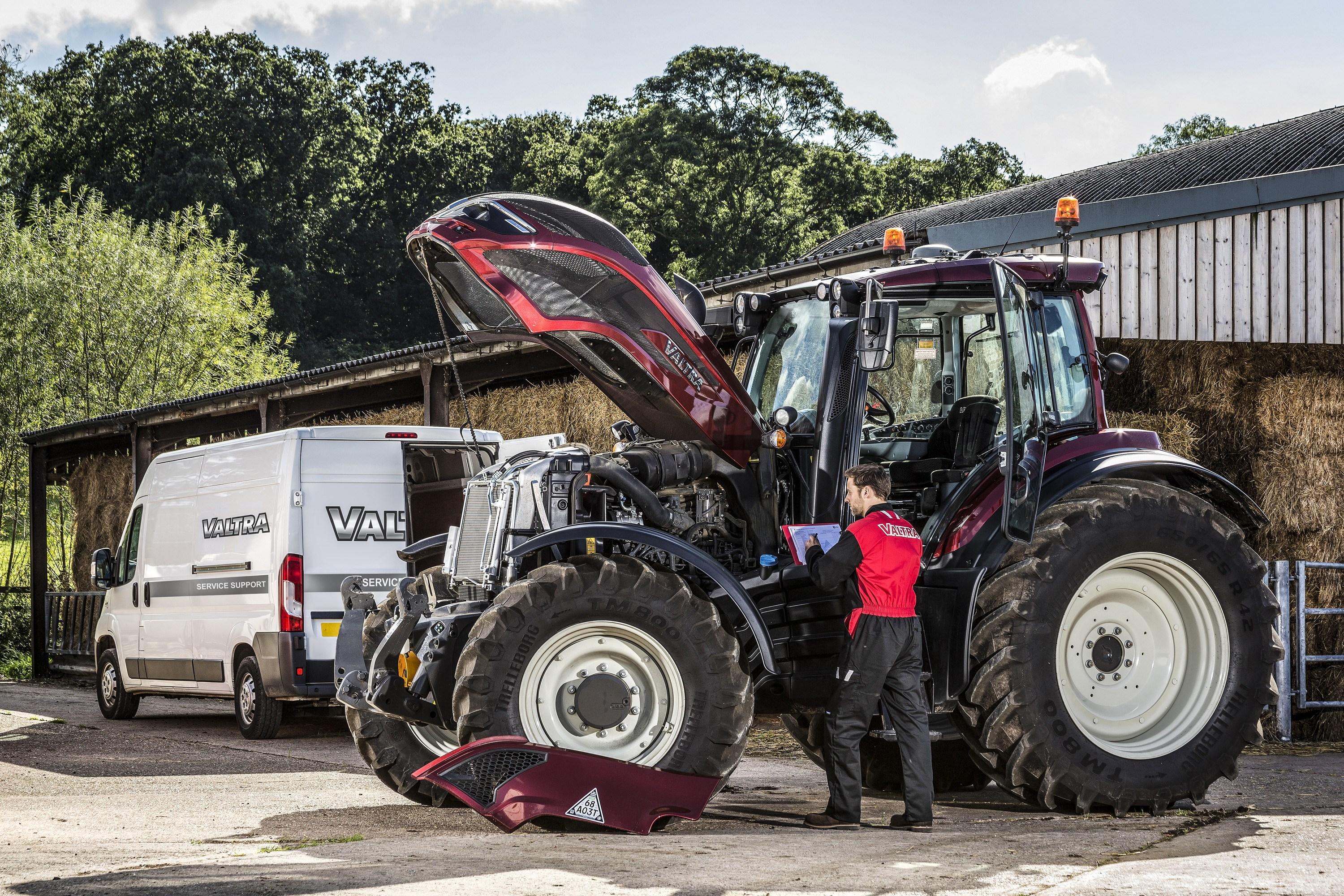 Valtra Service inspection during off season